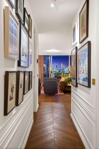 Footscray Apartment | Eloquent Executive Footscray Apt with parking & pool