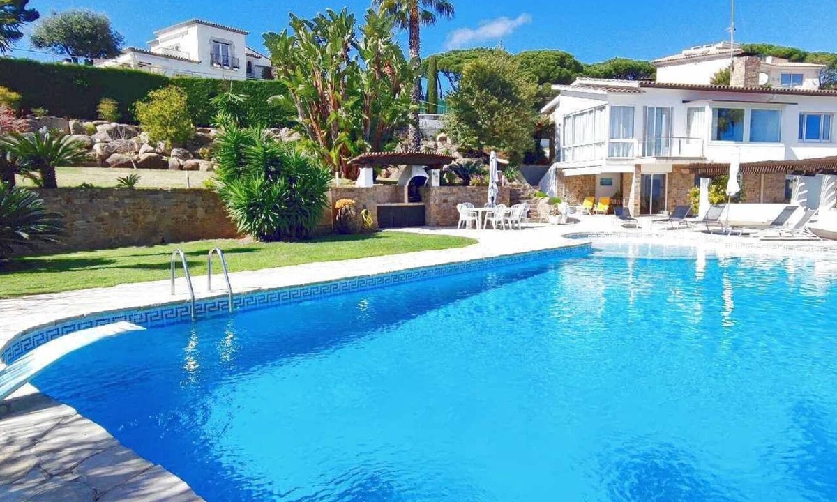 Sant Feliu de Guixols Apartment | Els Ametllers luxury apartment