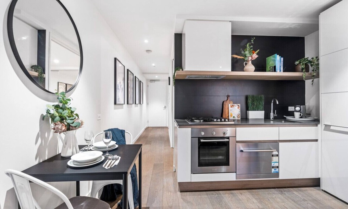 Saint Kilda South Apartment | Elwood Beachside Escape