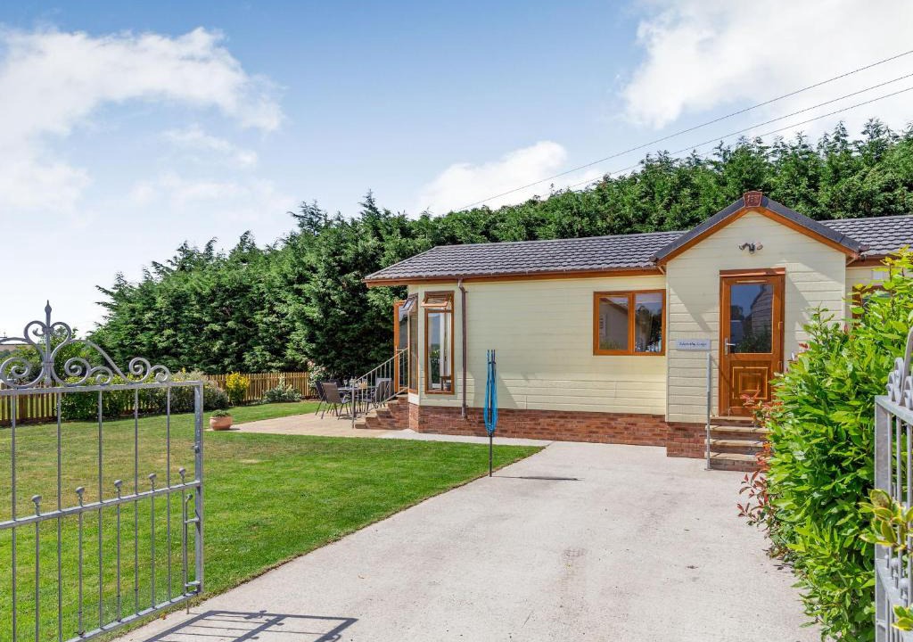 Bishops Nympton House | Elworthy Lodge