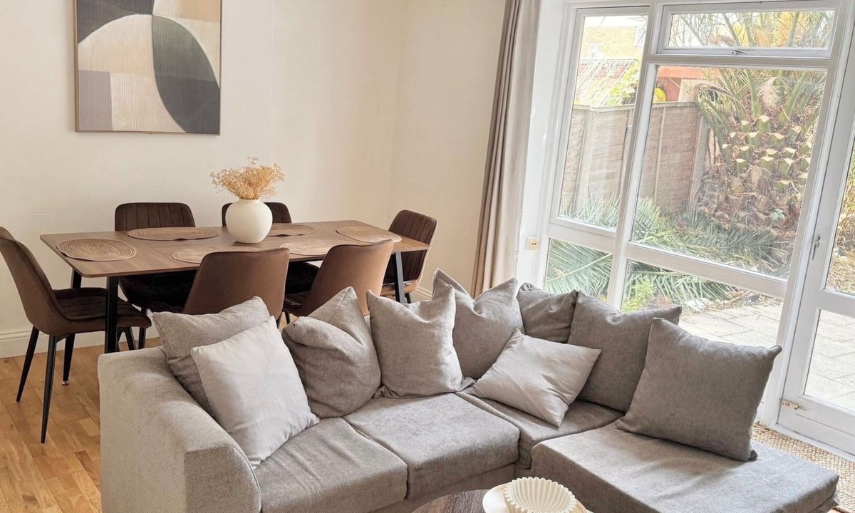 Shadwell House | Elysian Nights