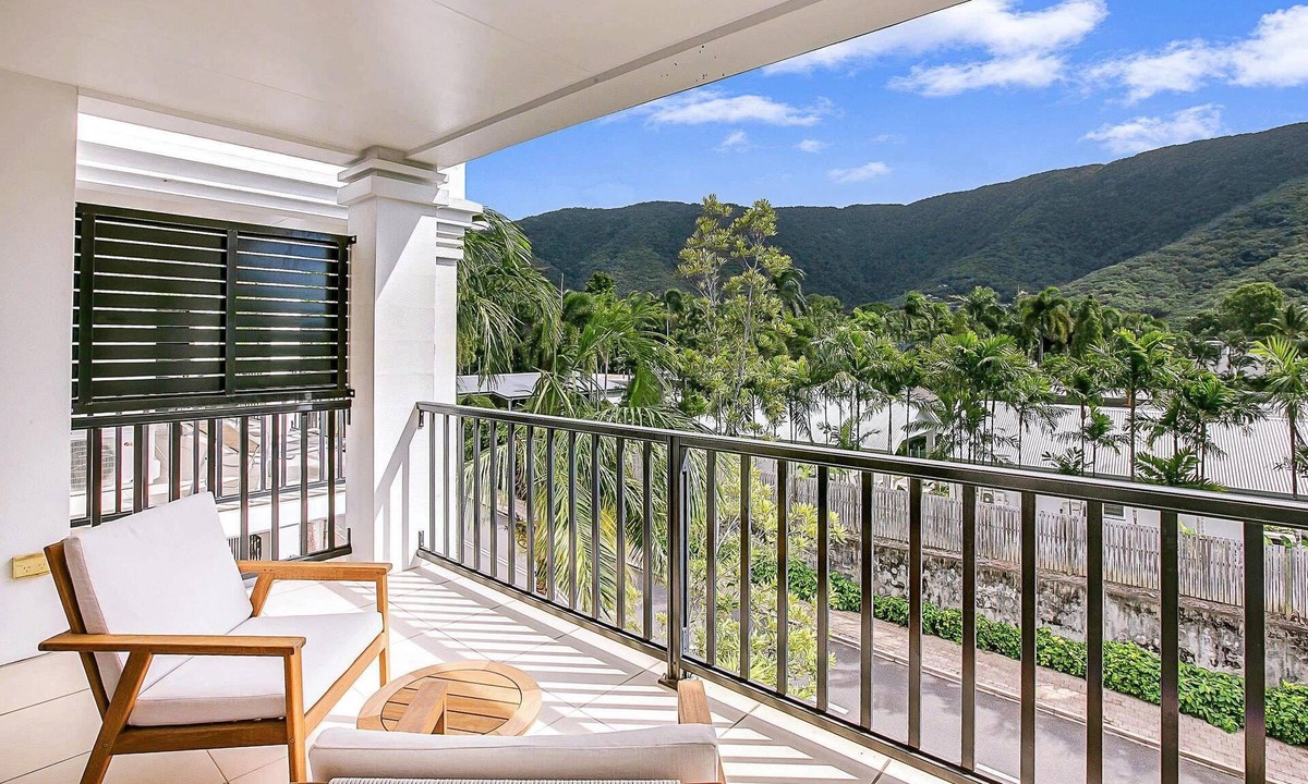 Palm Cove Hotel | Elysium Apartments
