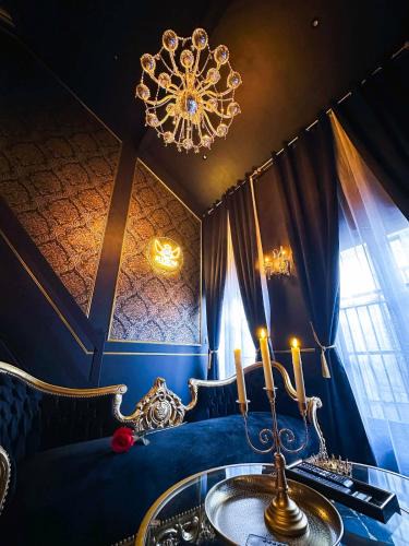 Sedan Apartment | Elysium Room