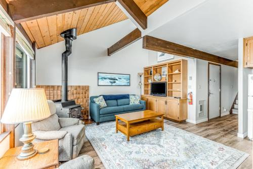 Historic Bayfront Apartment | Embarcadero Condo #E225