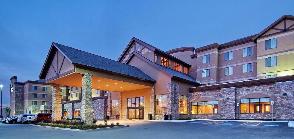 Midtown Anchorage Hotel | Embassy Suites Anchorage
