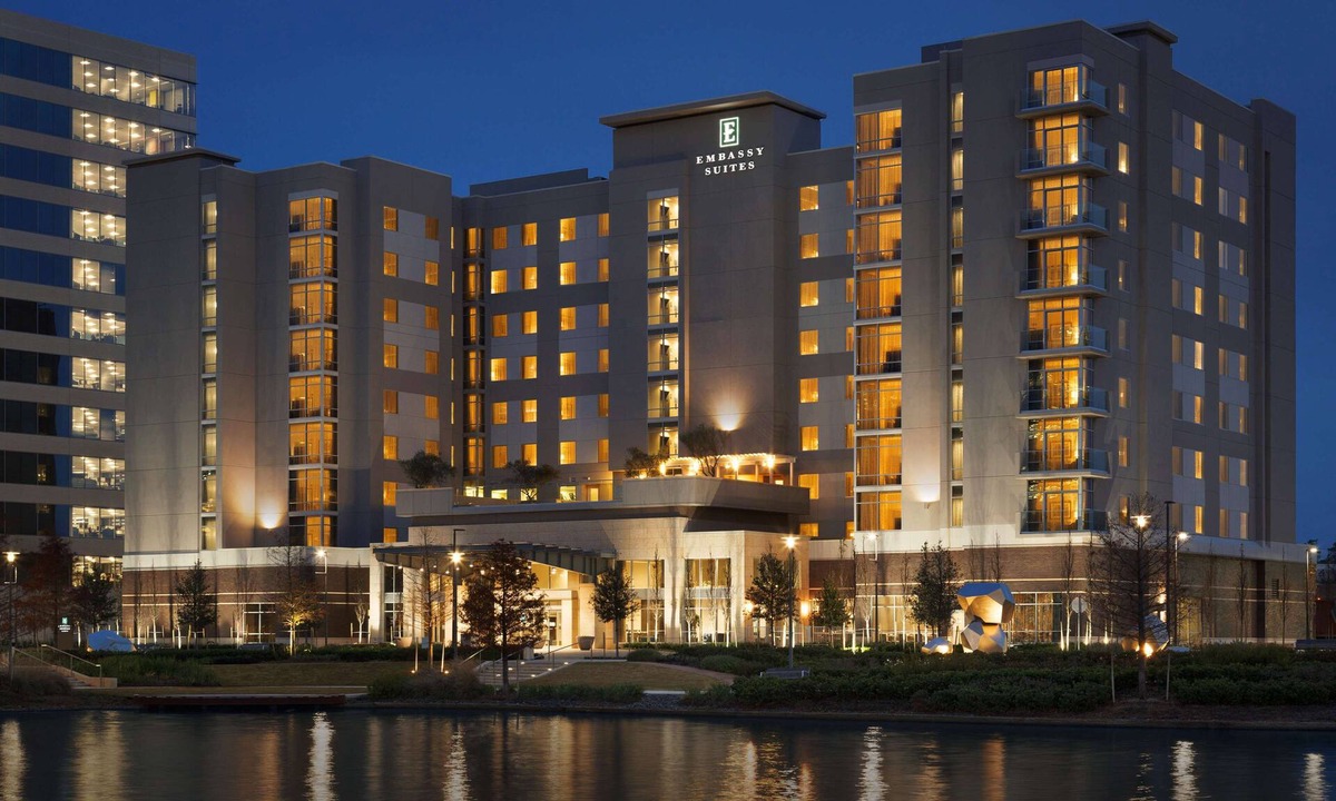 The Woodlands Hotel | Embassy Suites by Hilton The Woodlands at Hughes Landing