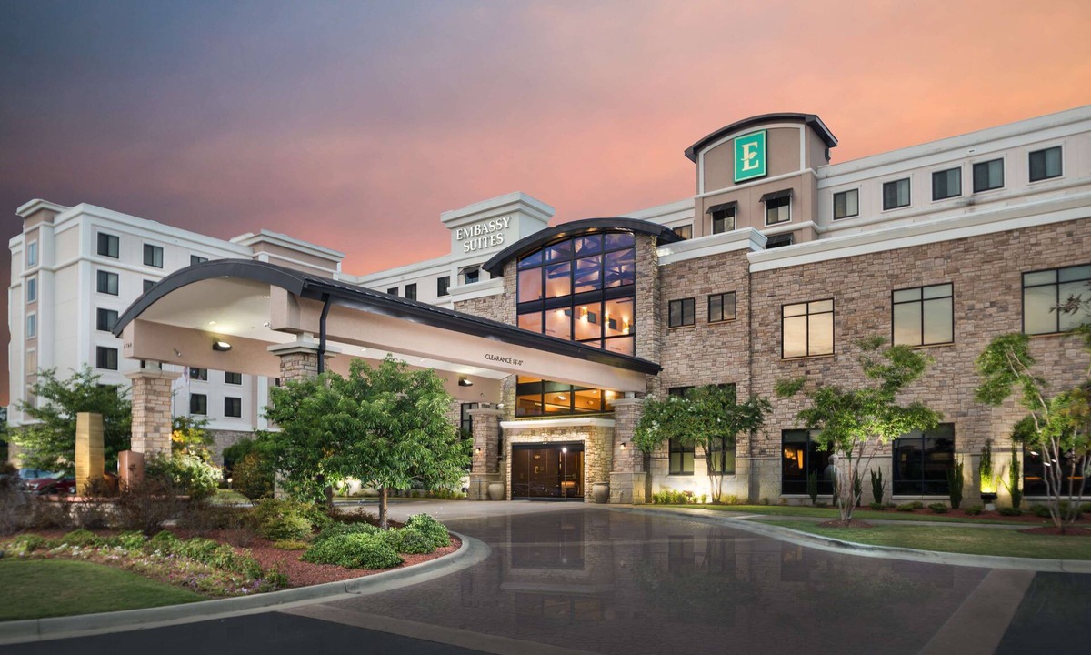 Westover Hotel | Embassy Suites by Hilton Fayetteville Fort Bragg