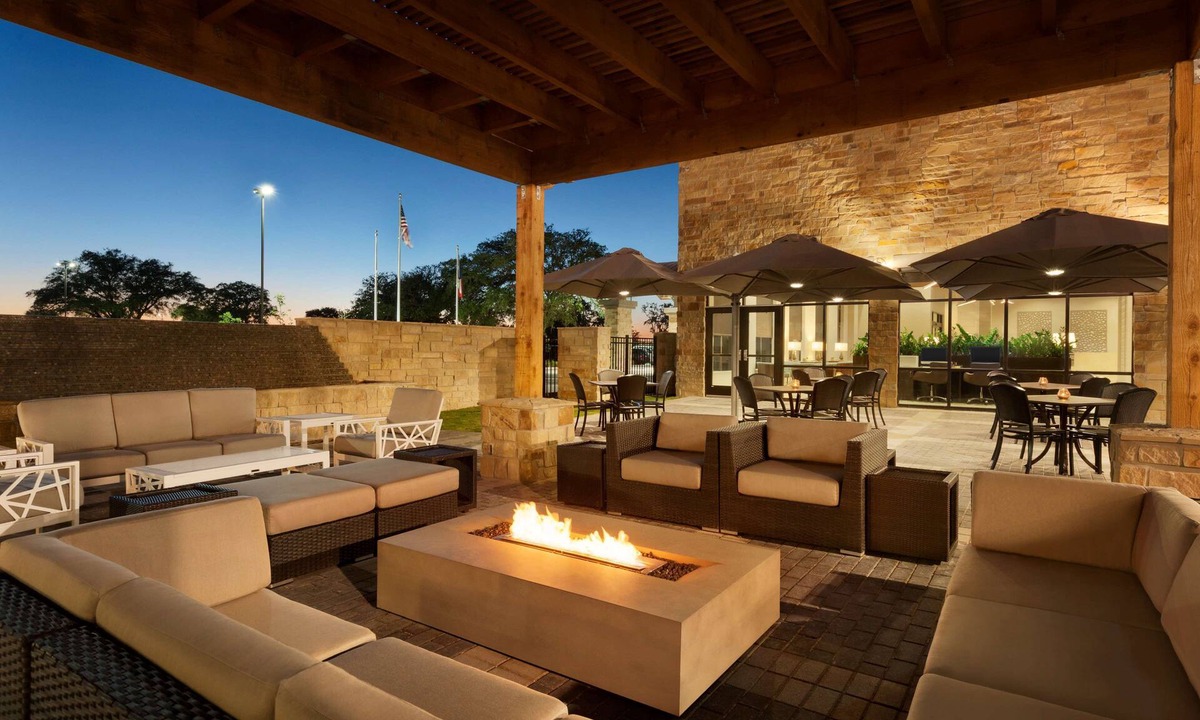 Brooks City Base Hotel | Embassy Suites by Hilton San Antonio Brooks Hotel & Spa