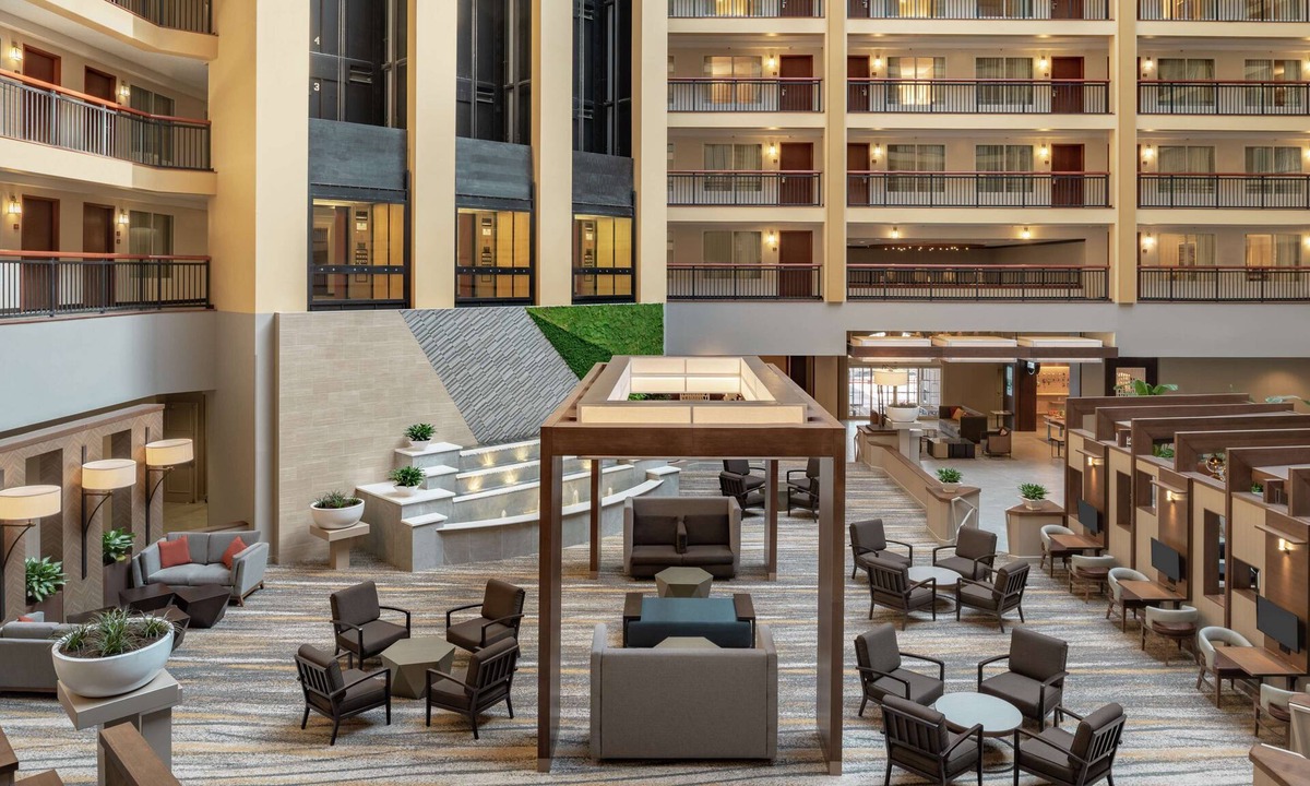Independence Hotel | Embassy Suites by Hilton Cleveland Rockside