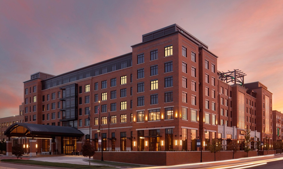 South Bend Hotel | Embassy Suites by Hilton South Bend at Notre Dame