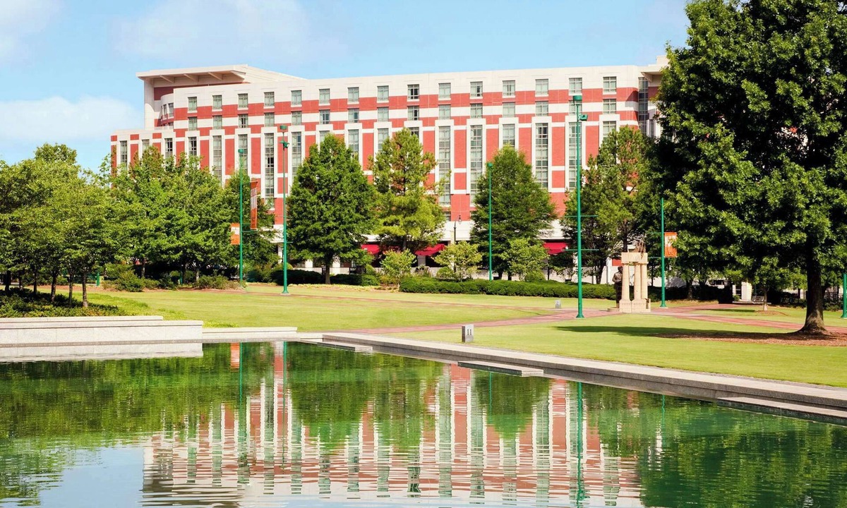 Luckie-Marietta District Hotel | Embassy Suites by Hilton Atlanta at Centennial Olympic Park