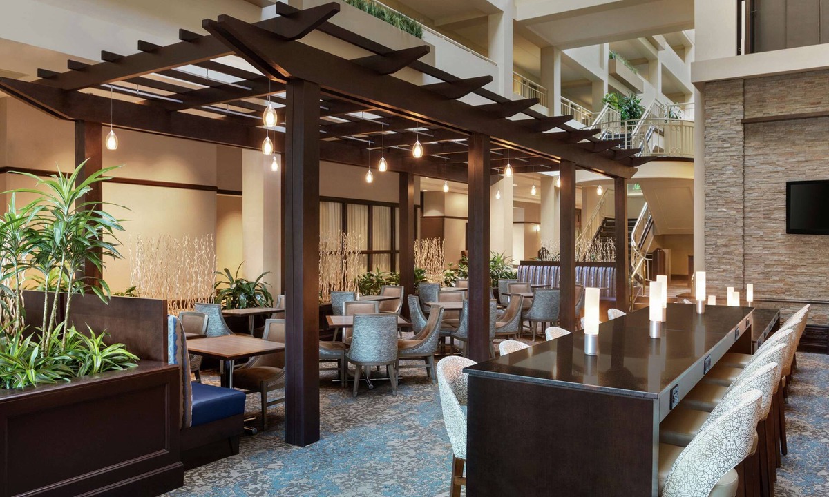 Waltham Hotel | Embassy Suites by Hilton Boston Waltham