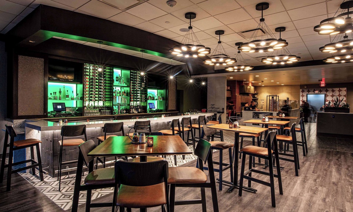 Rosemont Hotel | Embassy Suites by Hilton Chicago O'Hare Rosemont