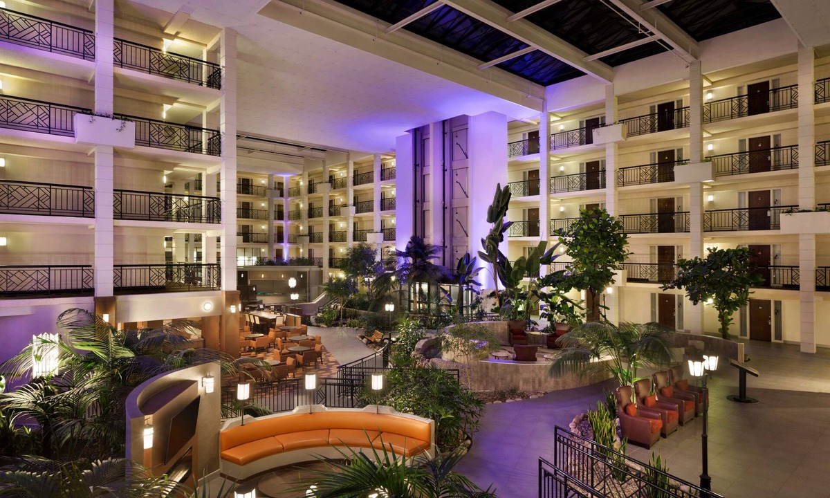 Piscataway Hotel | Embassy Suites by Hilton Piscataway Somerset