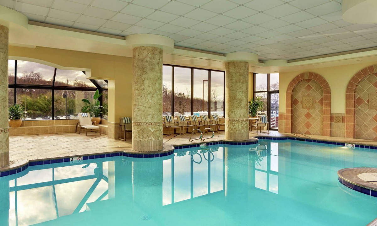 Tysons Hotel | Embassy Suites by Hilton Tysons Corner