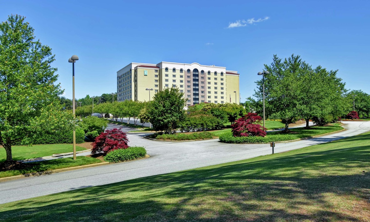 Greenville - Spartanburg Hotel | Embassy Suites Greenville Golf Resort & Conference Center