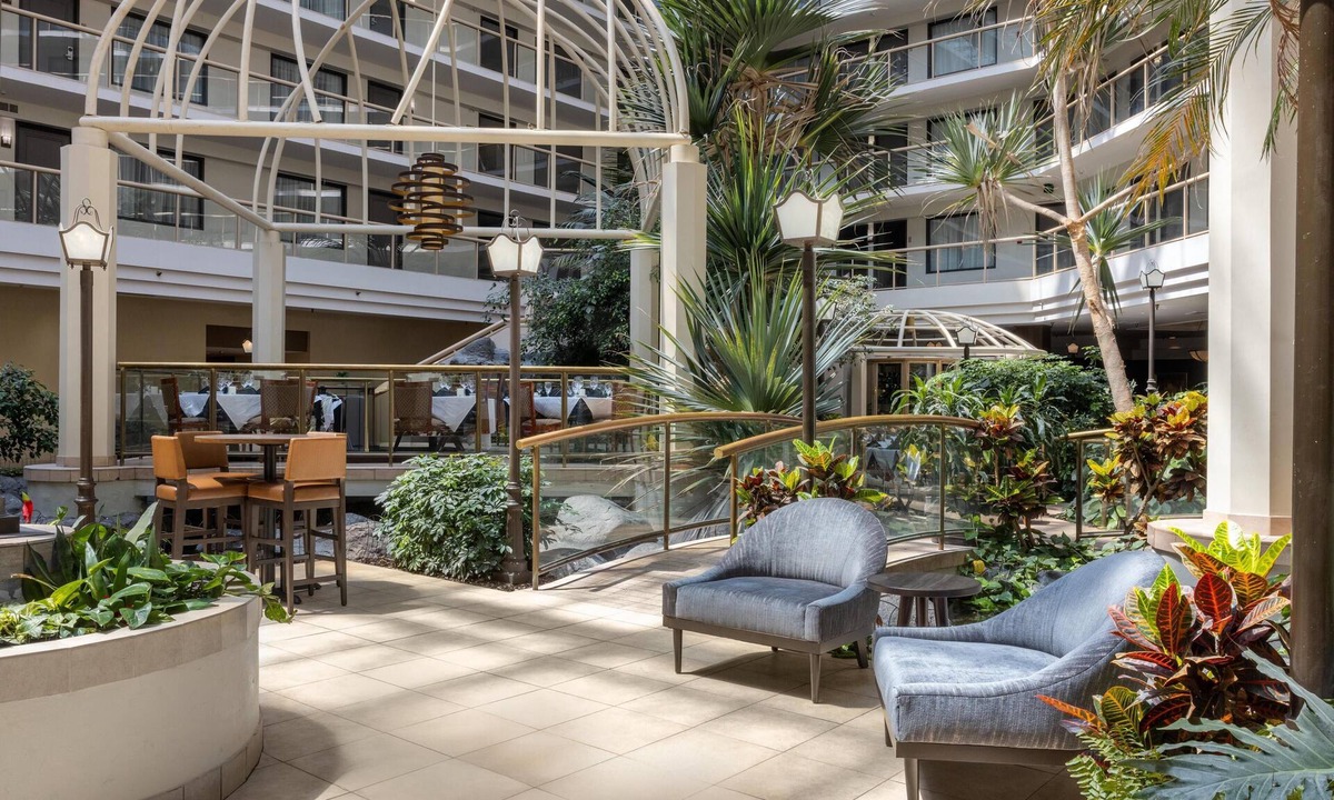 Redmont Park Hotel | Embassy Suites Hotel Birmingham