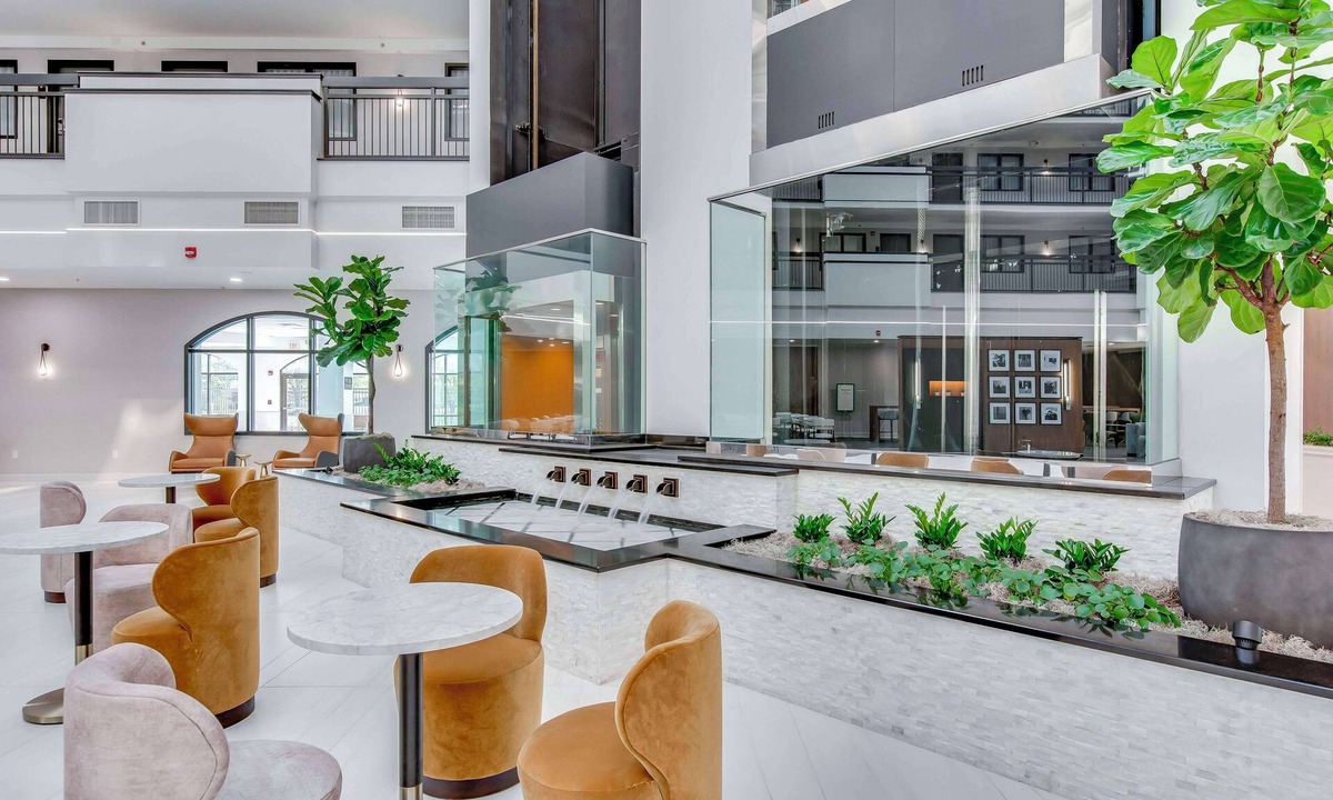 Lyndon Hotel | Embassy Suites Louisville East
