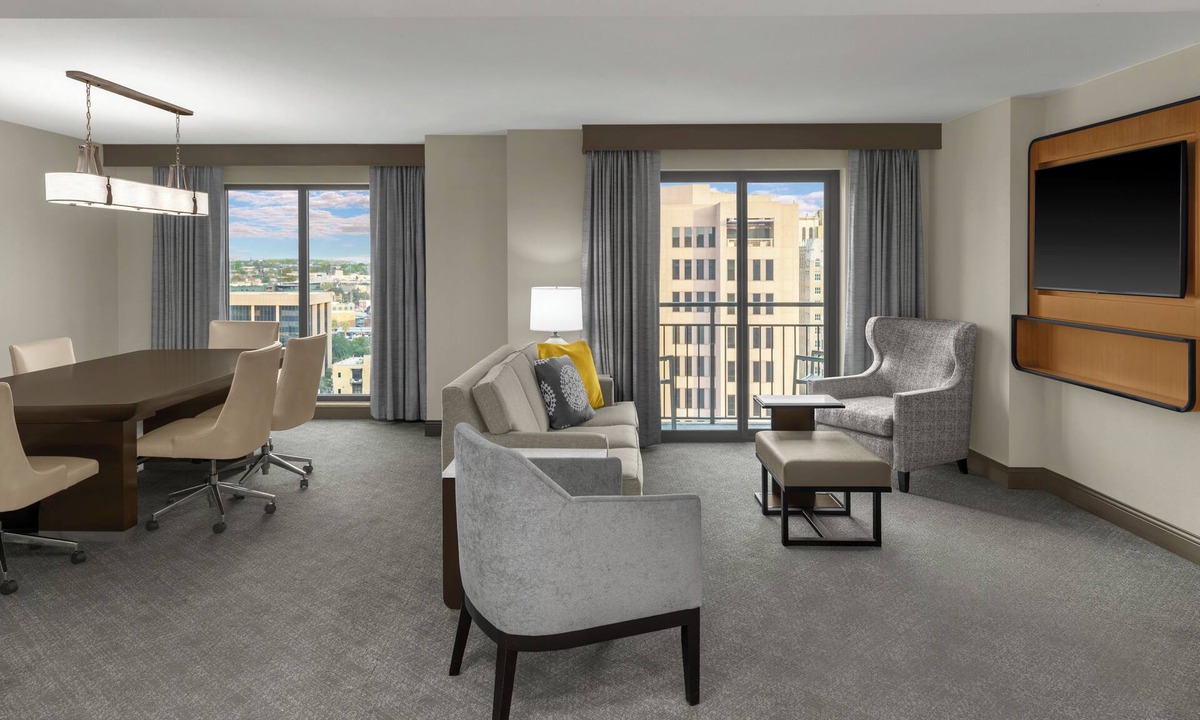 Main - Military Plaza Hotel | Embassy Suites San Antonio Riverwalk-Downtown