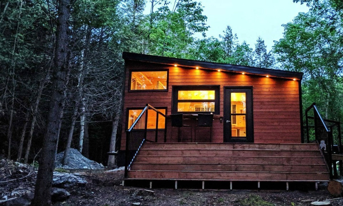 Tay Valley Cabin | Ember Cabin | Trail-side Retreat Overlooking River