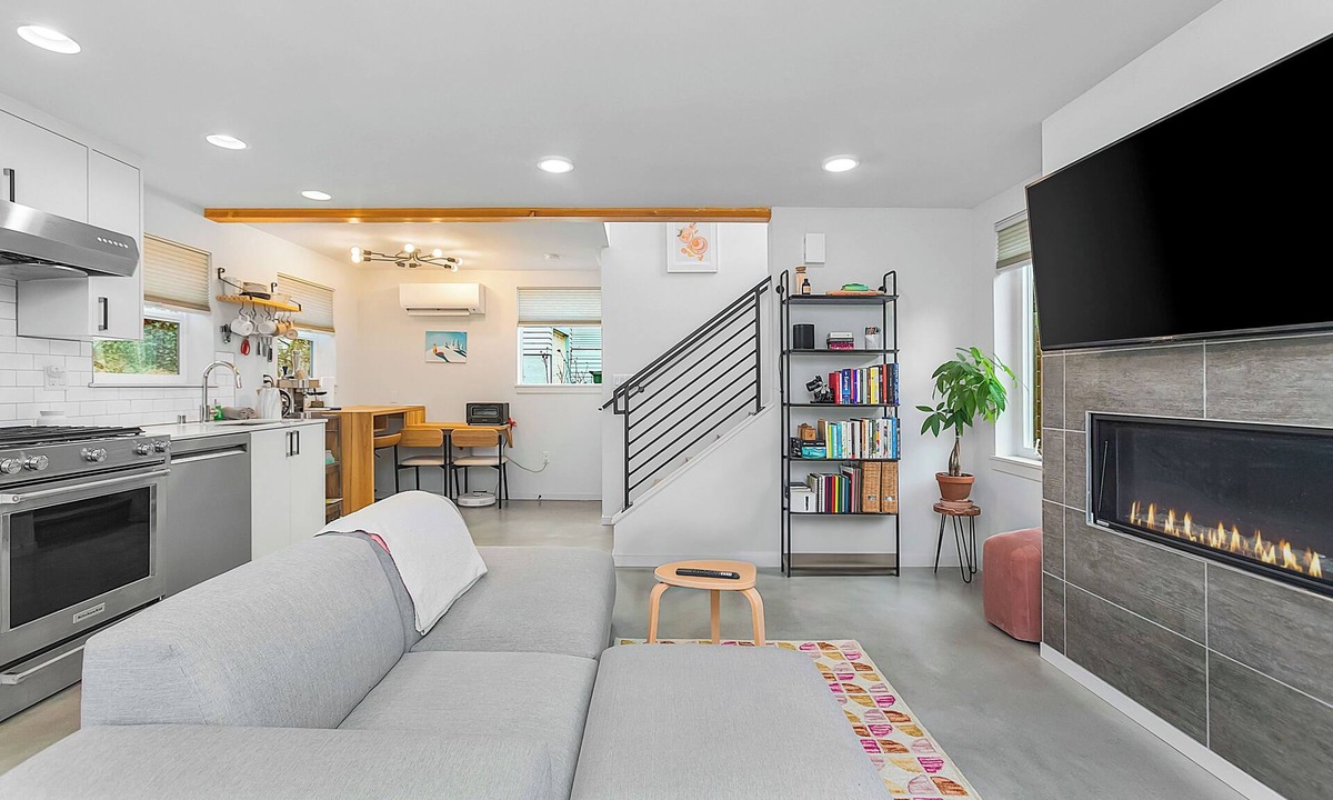 Seattle Apartment | Ember & Glow Loft Retreat