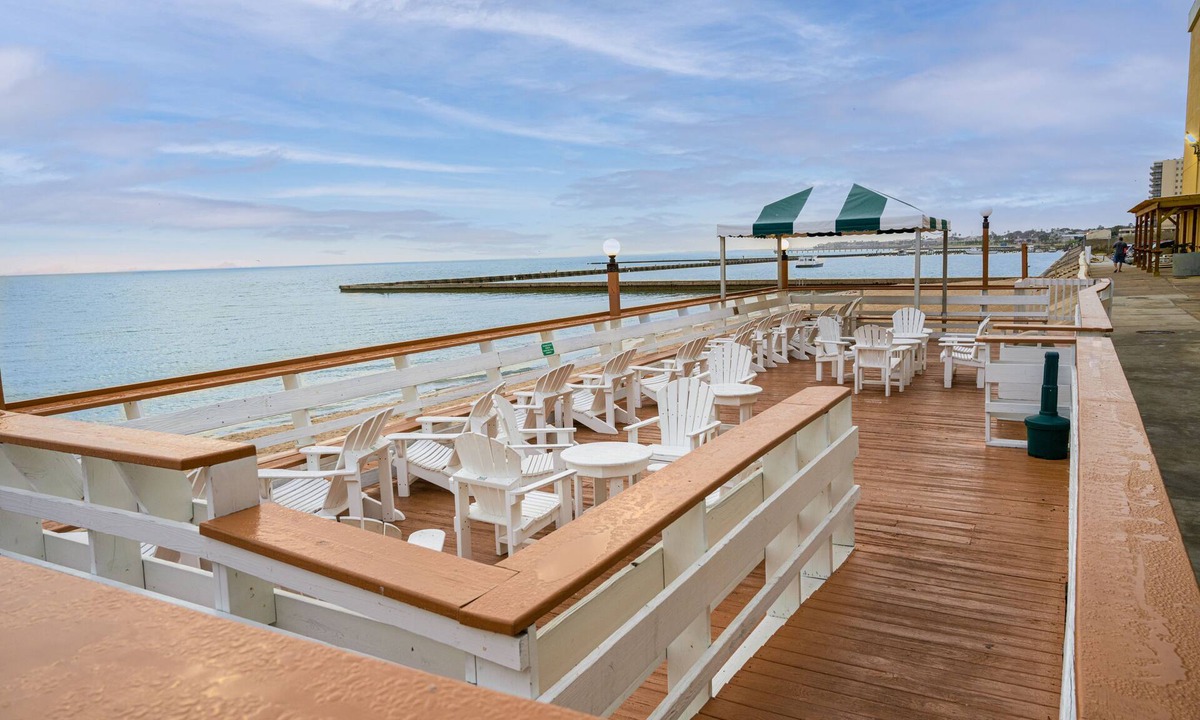 Del Mar Hotel | Emerald Beach Hotel