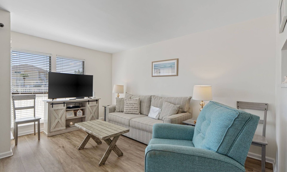 Holiday Isle Condo | Emerald Coast Studio FreeBeachService&Pet Friendly