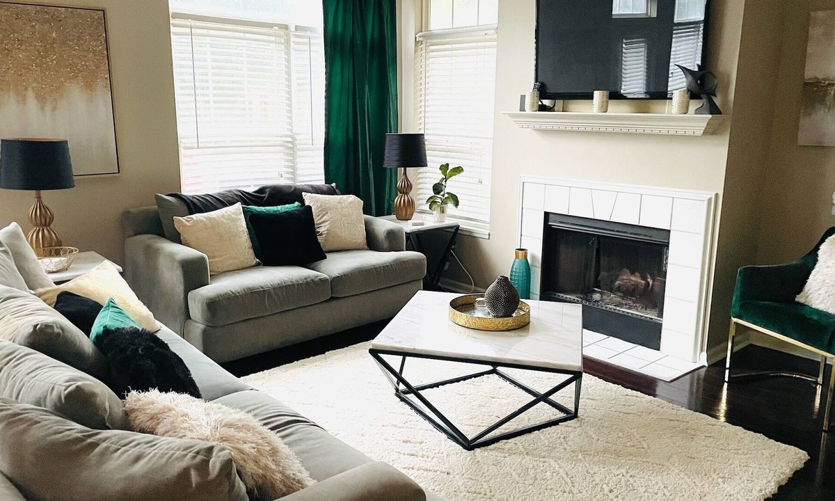 Wayne House | Emerald de Luxe - Modern Luxury Condo in Eagle Crk