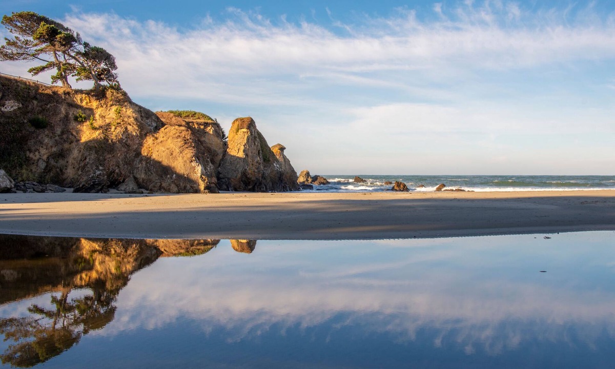 Fort Bragg Hotel | Emerald Dolphin Inn & Mini Golf
