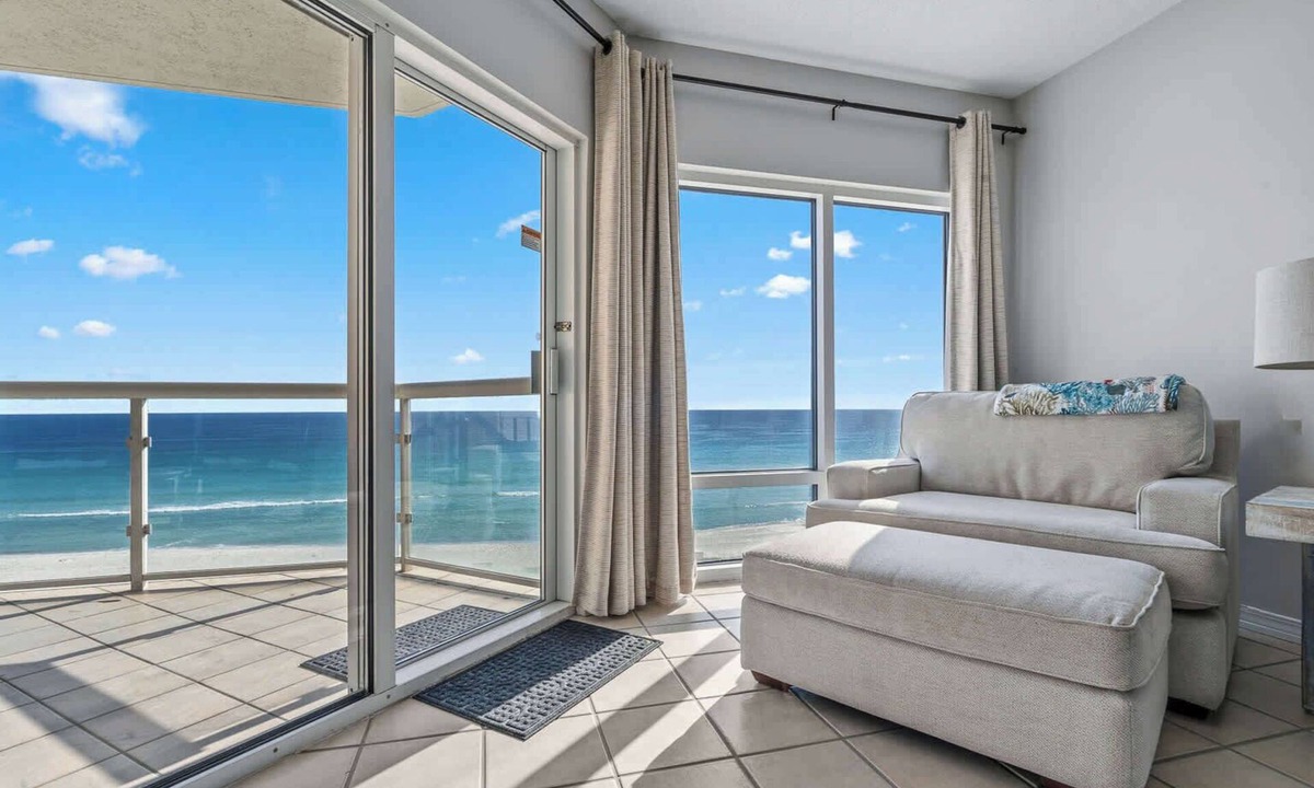 Pensacola Beach Condo | Emerald Isle 702 - 𝑺𝒐𝒖𝒕𝒉𝒆𝒓𝒏 𝑺𝒂𝒑𝒑𝒉𝒊𝒓𝒆