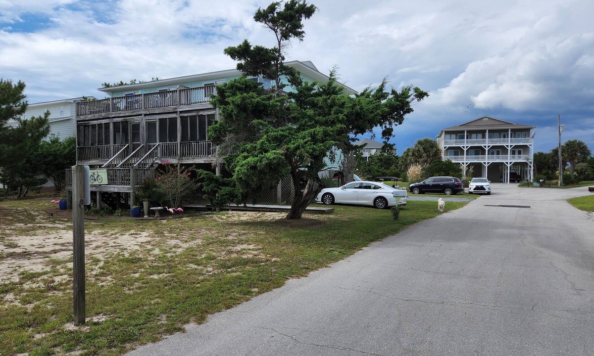 Emerald Isle Condo | Emerald Isle "The Point Rental". 3 bedroom 2 bath. Ocean view.