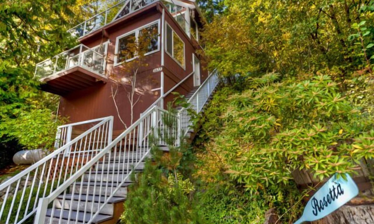 Bellingham Apartment | 'Emerald Lake' Studio - SPRING HAS SPRUNG!