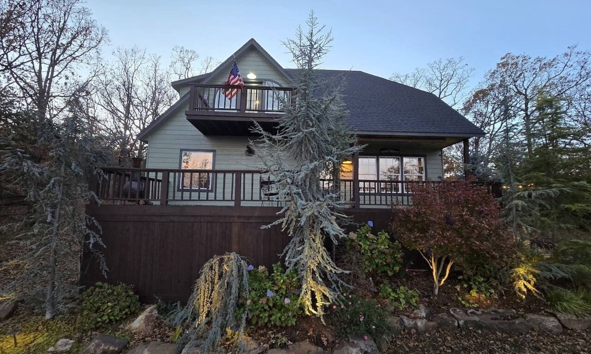 Blocker House | Emerald Point, Lakefront with Gorgeous Views!