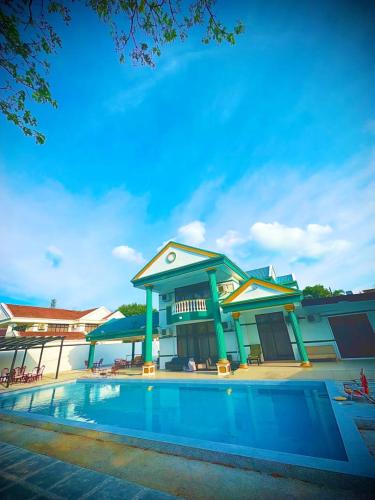 Pasir Gudang Villa | Emerald Villa