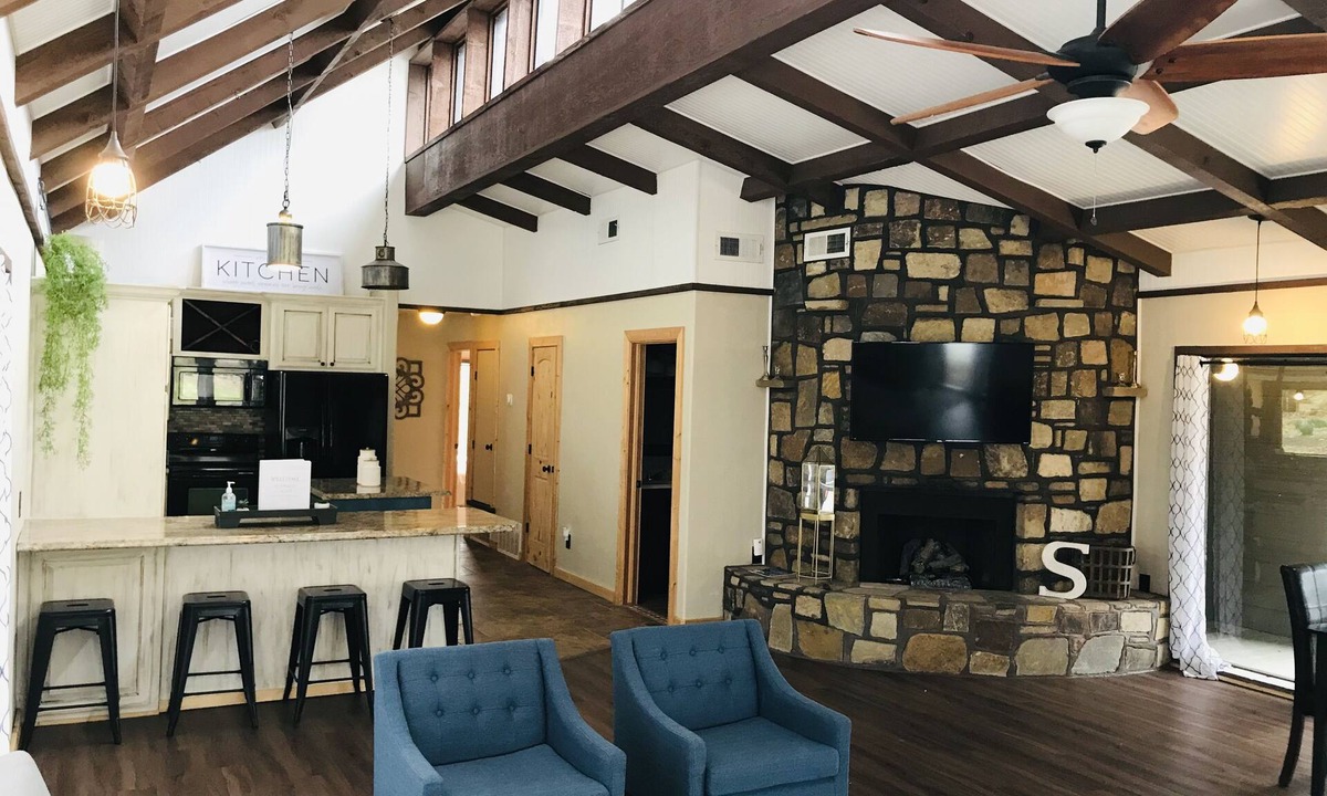 Paradise Hill House | Emilia’s place on Paradise Hill, Tenkiller Lake