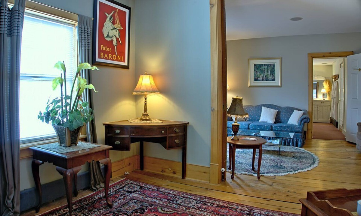 Campbellford Bed & Breakfast | Emilyville Inn