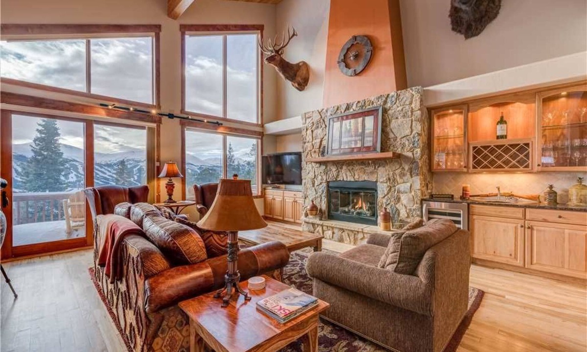 Woodmoor House | Emmett's Overlook