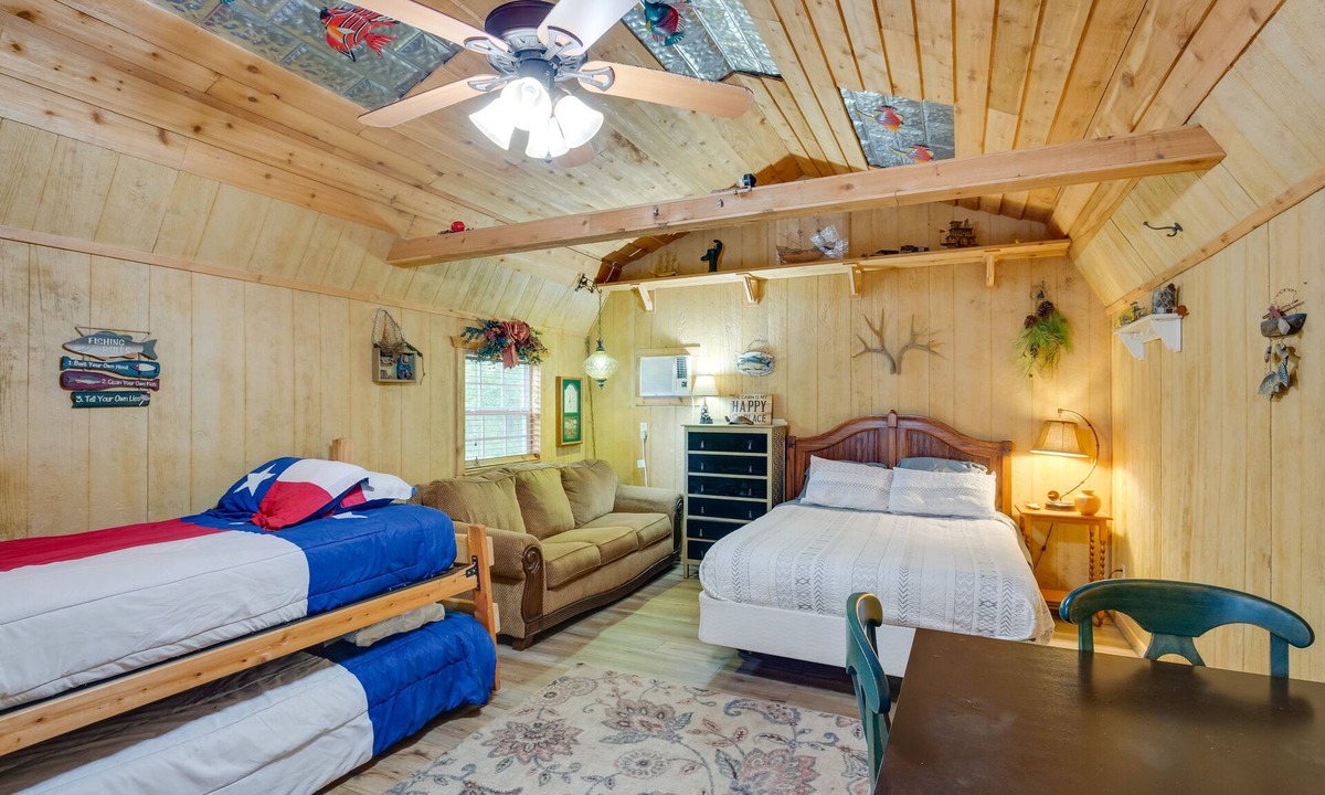 Emory Apartment | Emory Studio Cabin w/Lake Fork Boat Access!
