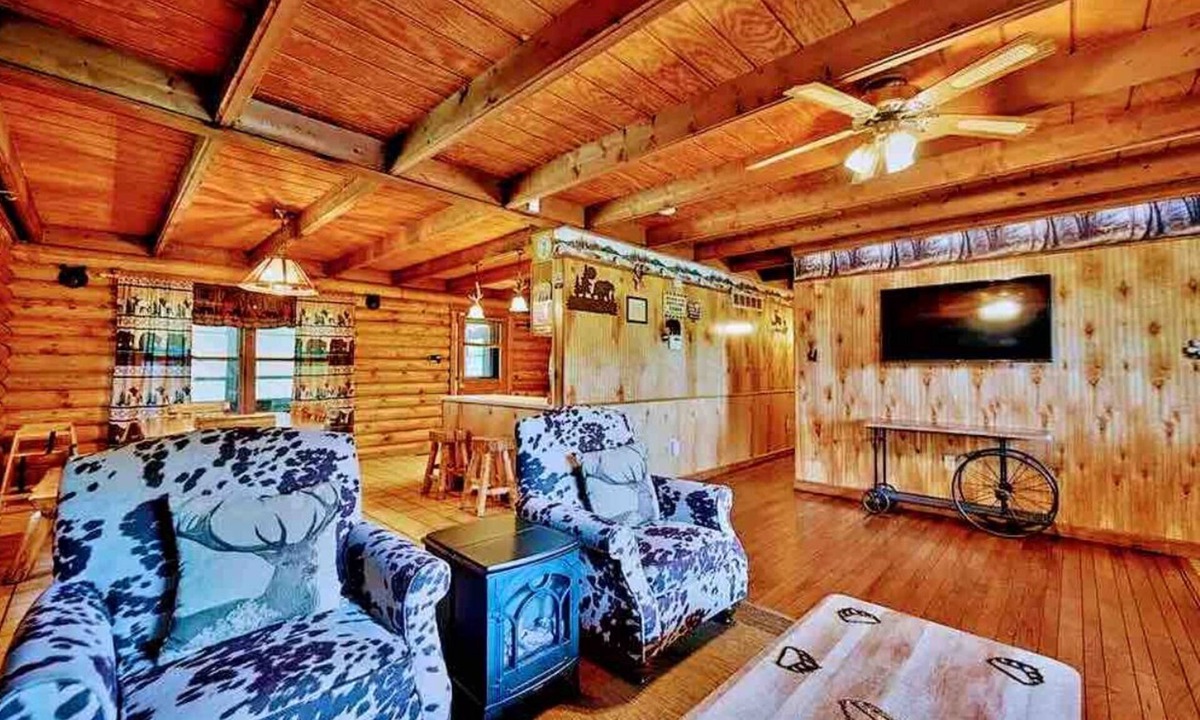 Tobyhanna Cabin | Emperor Cabin with Tiny house, Treehouse and bar