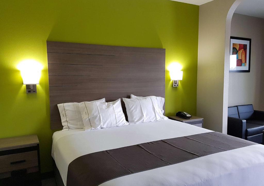 Barker Hotel | Empire Inn Cypress
