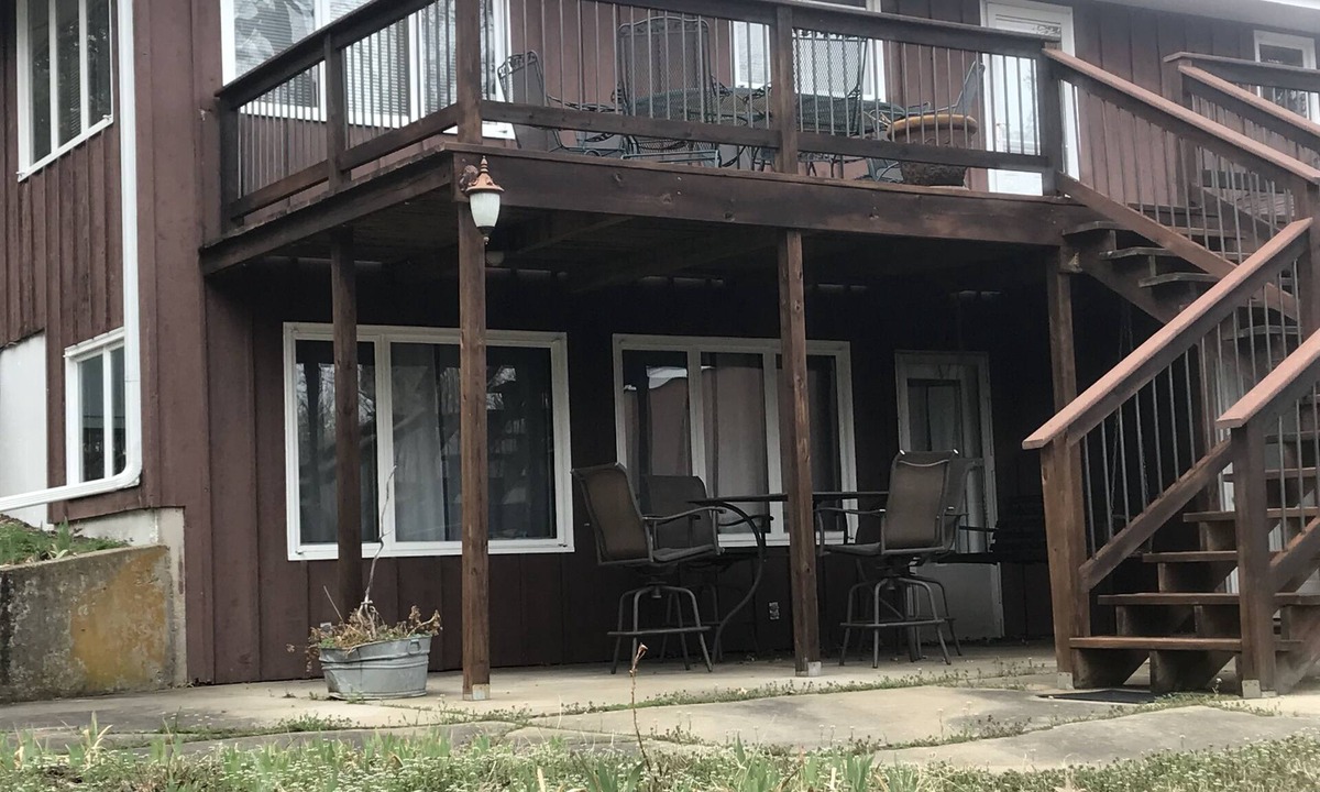 Emporia House | Emporia Lakehouse - gravel bike, disc golf, ah-quietn