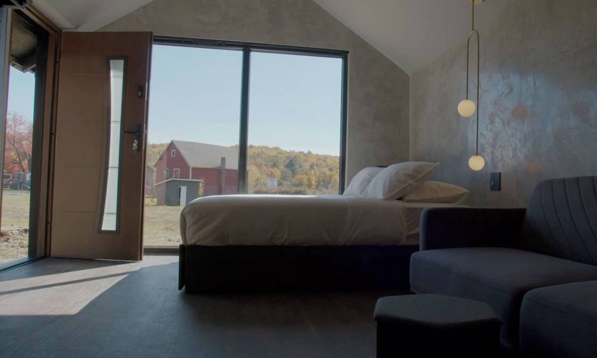 Brandon Cabin | Emrose Luxury Cabins 4