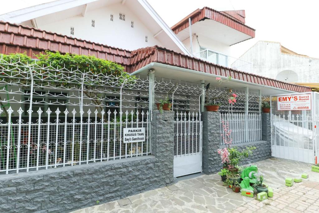 Malang House | Emy's Guesthouse