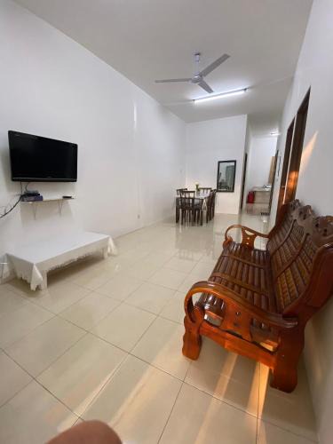 Larut House | EmyNuar Homestay