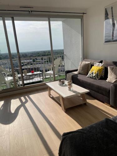 Mons-en-Baroeul Apartment | En hauteur, au pied du métro & 7mn du centre Lille