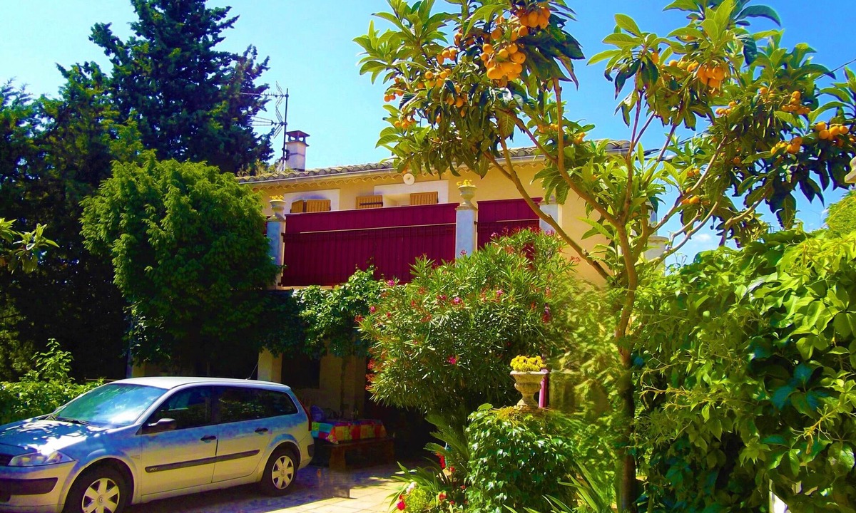 Vedene Apartment | En Provence < Appart-Villa for 2 pers > in lovely Village next to Avignon
