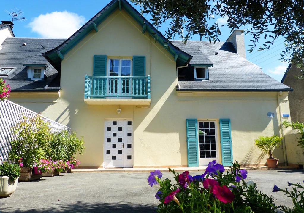 Lourdes Villa | En so de Bourdet