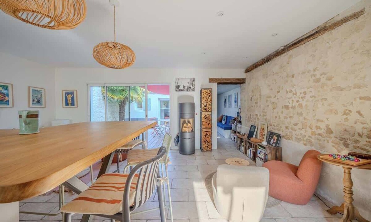 Perigny Condo | Enari House