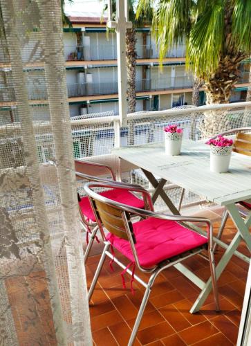El Roc de Sant Gaieta Apartment | ENCANTADOR apartamento frente a la playa de Bara