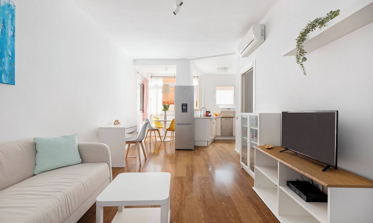 Vallcarca i els Penitents Apartment | Encantador apt A 15 Mins del Centro, ¡con Todos los Servicios al Lado!